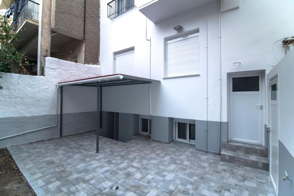 Downtown Rare And Modern Two Storey Building Athena Bagian luar foto